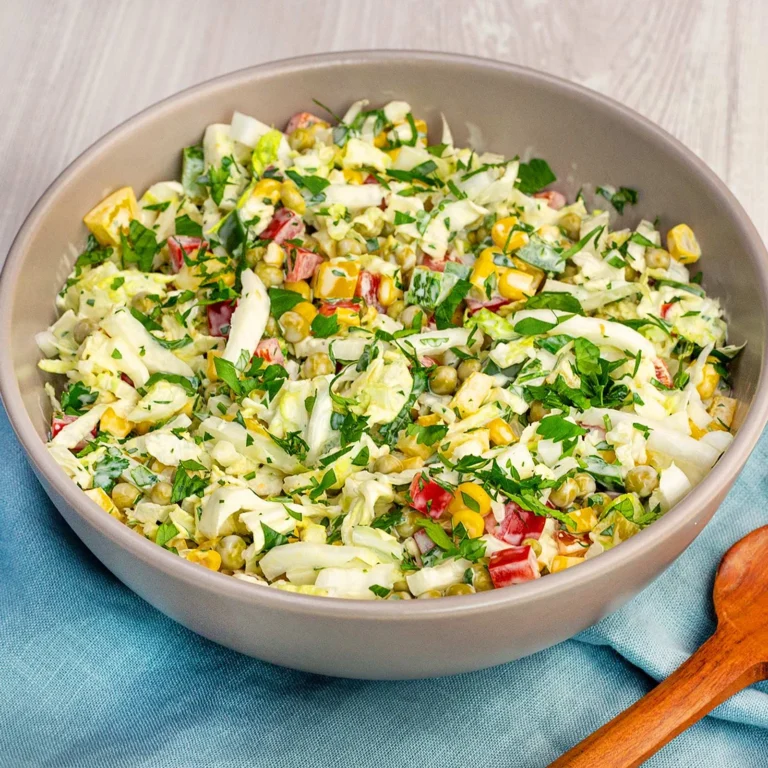 Über-Nacht-Salat mit cremigem Dressing