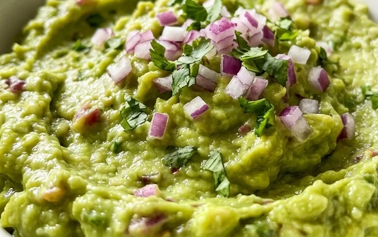 Easy 4 Ingredient Guacamole